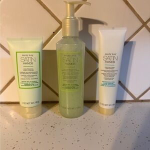 Mary Kay Satin Hands Trio - Green and White